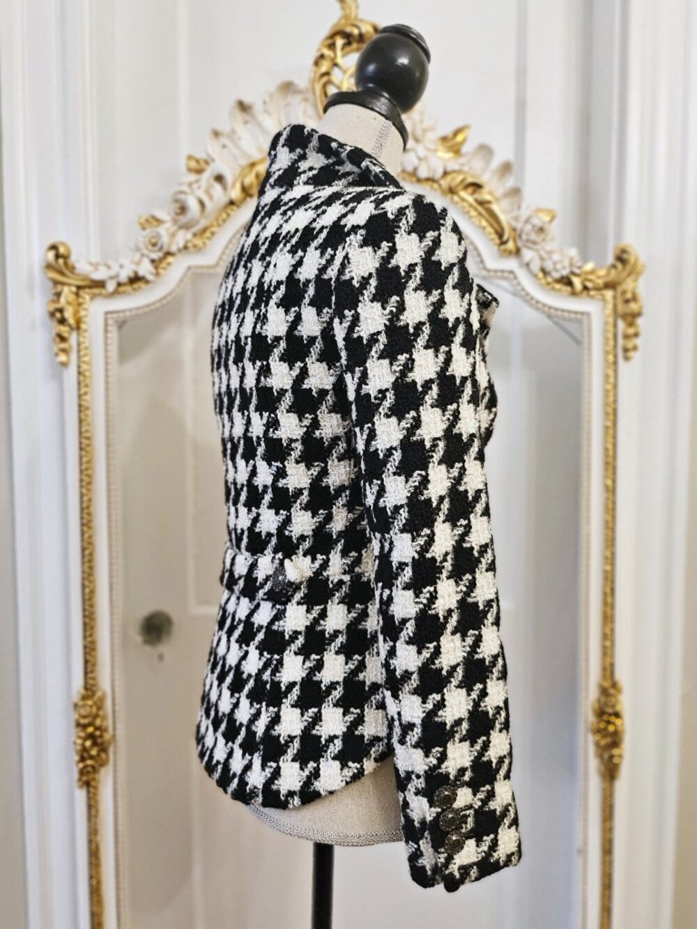 CHANEL 19K Fall-Winter 2019 Houndstooth Shimmer Tweed Jacket, FR 34, US 2 - Picture 4 of 16